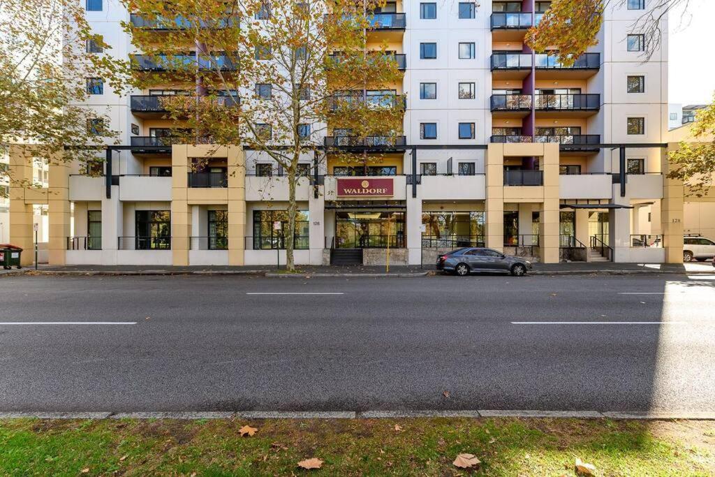 Stunning 2br Cbd Next To King's Park Apartment *